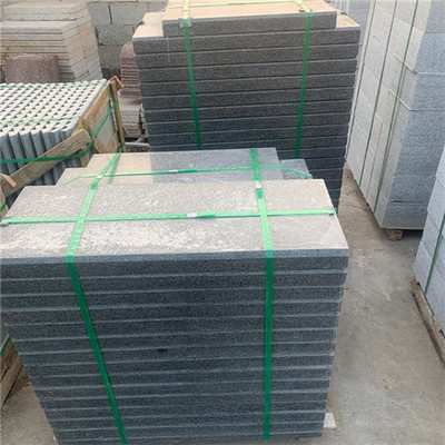 探索G654芝麻黑石材廠家 專業(yè)加工服務(wù)與安全腳手架保障